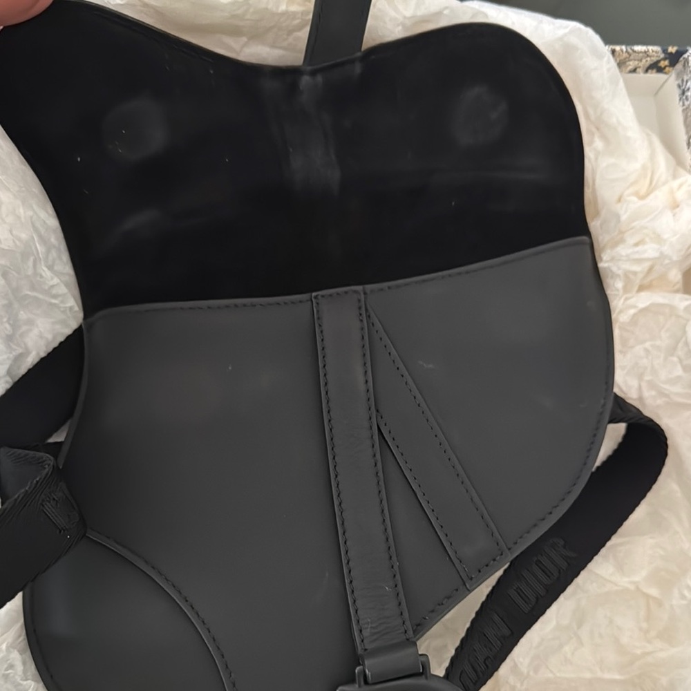 Dior Black Crossbody Bag with Saddle Shape and Adjustable Strap - Picture 3 of 7